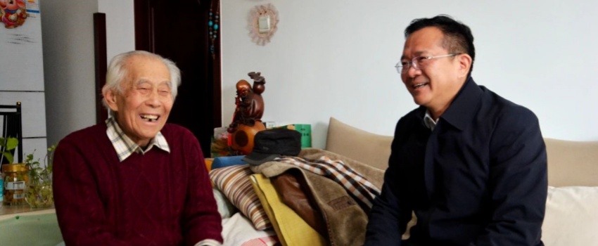 中國樂凱黨委領(lǐng)導(dǎo)看望慰問樂凱老領(lǐng)導(dǎo)、老專家、老干部、老黨員及生活困難職工